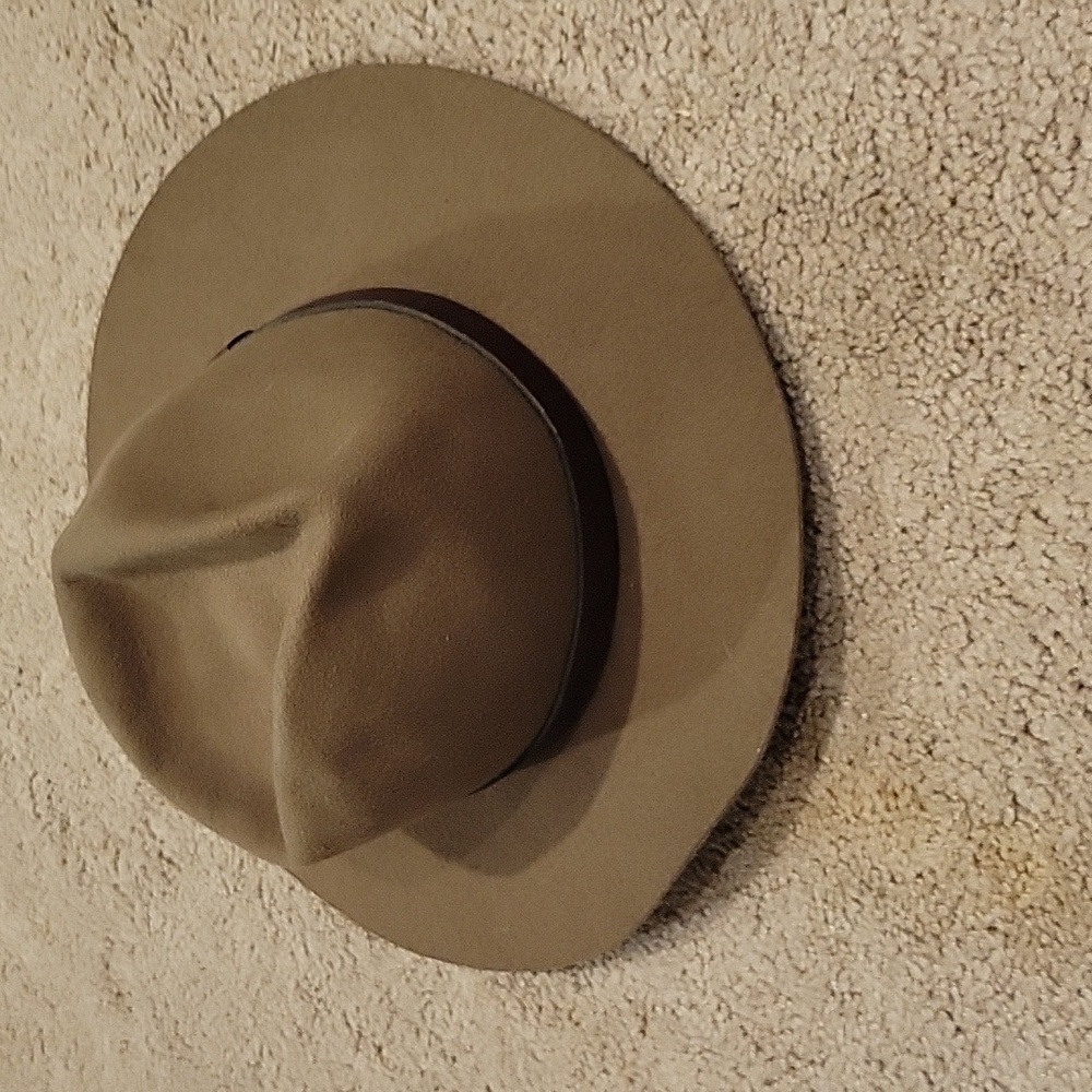 Felt brim hat